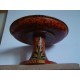 Ancienne fontaine en bois décorée à la main. Peut-être du Pérou ? ou d'un pays d'Amérique du Sud.