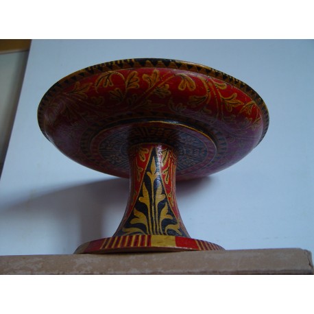 Fuente antigua de madera decorada a mano. Posiblemente  de Perú? o de algún pais sudamericano.