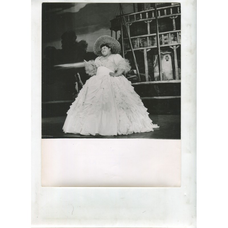 Fotografia d'epoca di June Richmond, cantante americana del XIX secolo