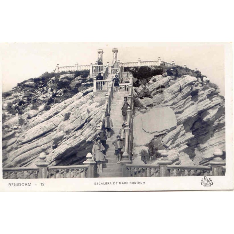 Carte postale ancienne de Benidorm. Escalier de la Mare Nostrum.