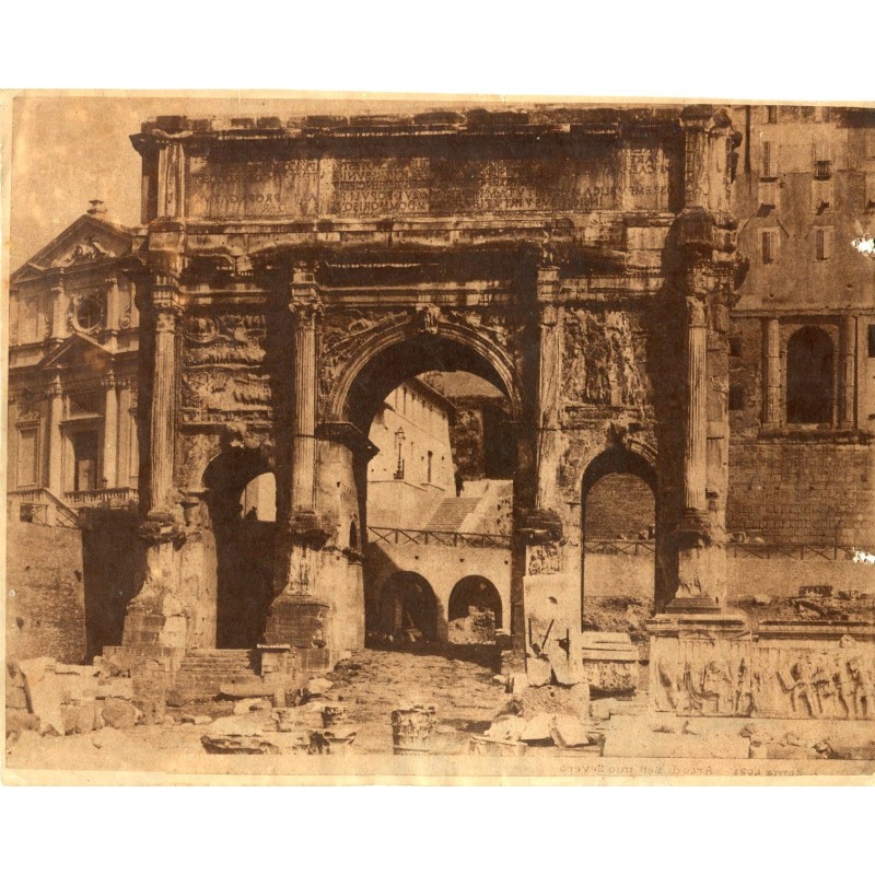 Fotografia artistica antica di un fossato romano